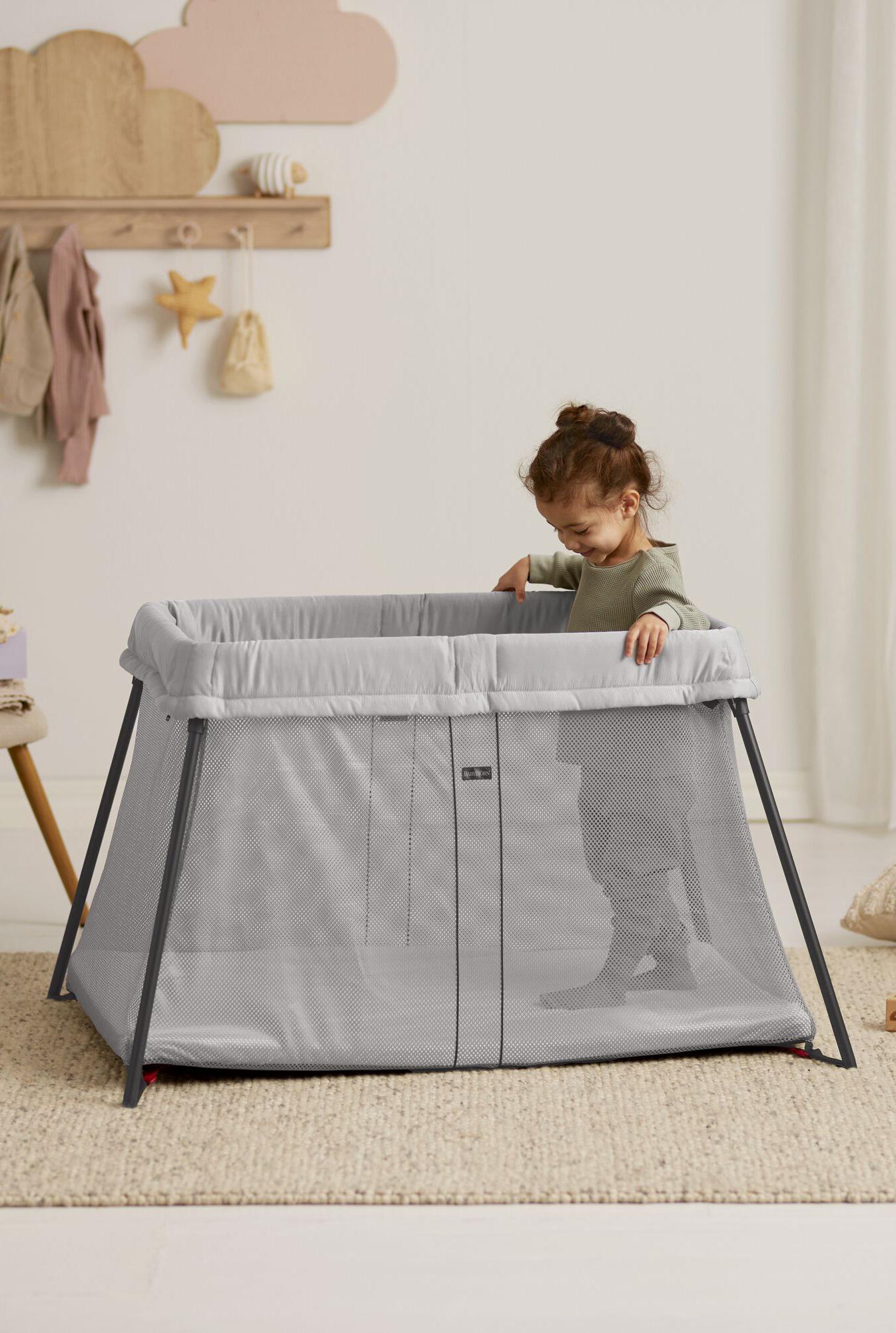 Lit Parapluie Light avec Drap-housse - Argent mesh - BabyBjörn