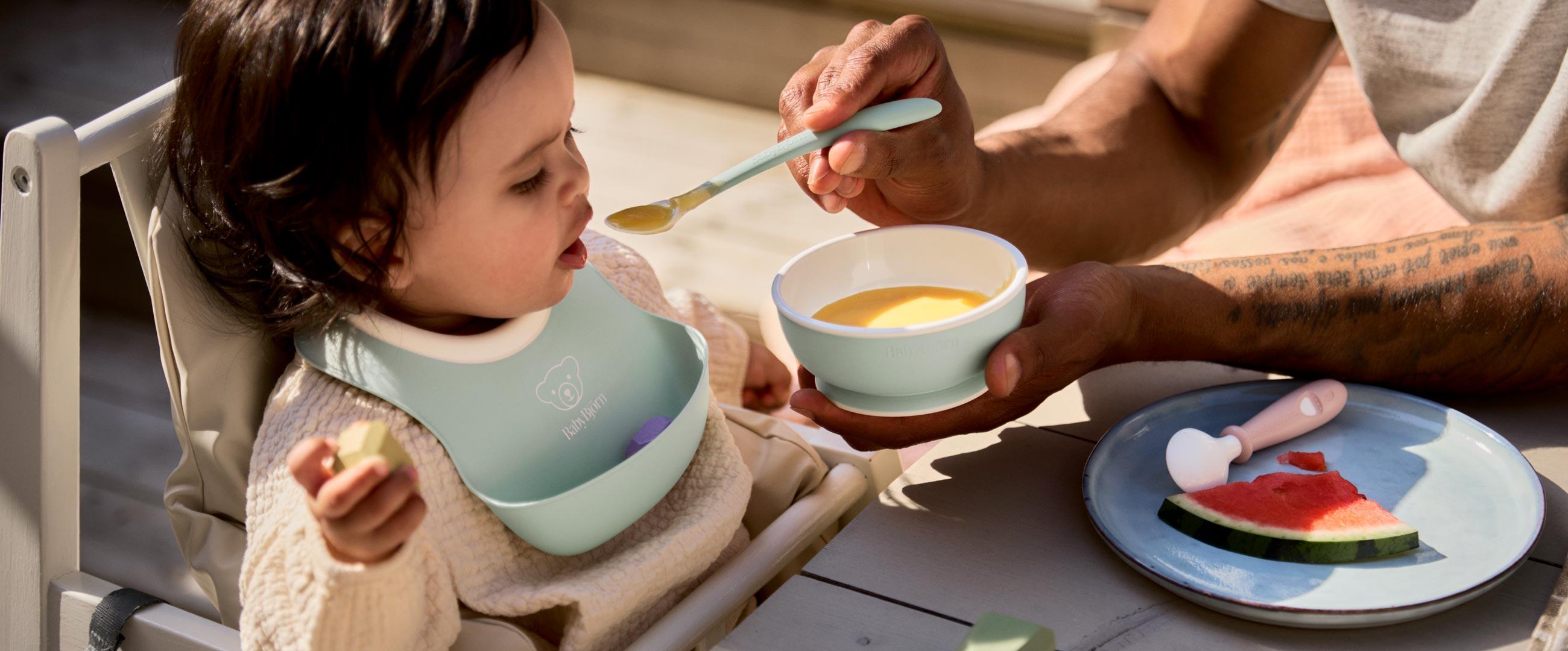 Baby Feeding set in Powder green - BabyBjörn